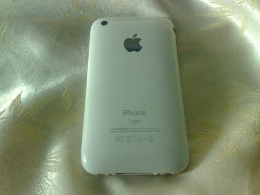 Bán 1 em Iphone 3GS 16GB(white)quốc tế, zin all, bao thợ bung xem thoải mái.. giá bèo