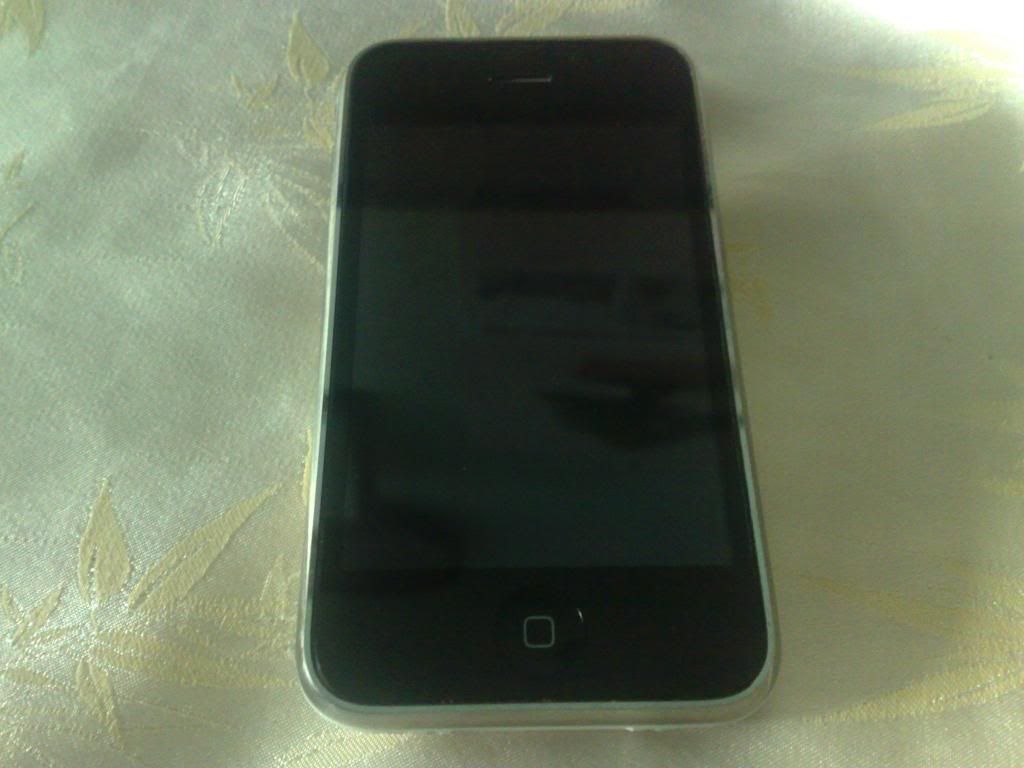 Bán 1 em Iphone 3GS 16GB white quốc tế, zin all, bao thợ bung xem thoải mái.. giá bèo