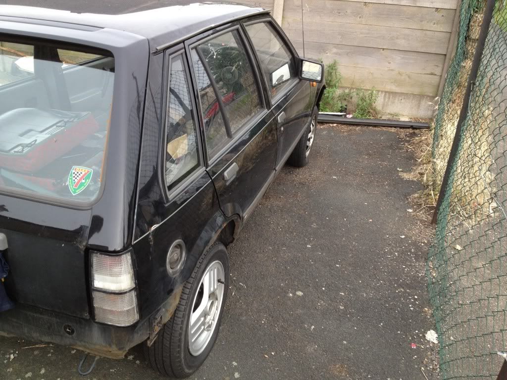 Vauxhall Nova L Black D Reg Rolling Shell 5 Door