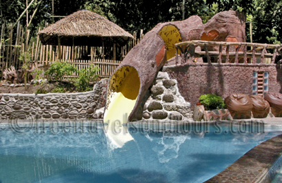 The Bambulo Resort and Restaurant: Swimming Pool Slide